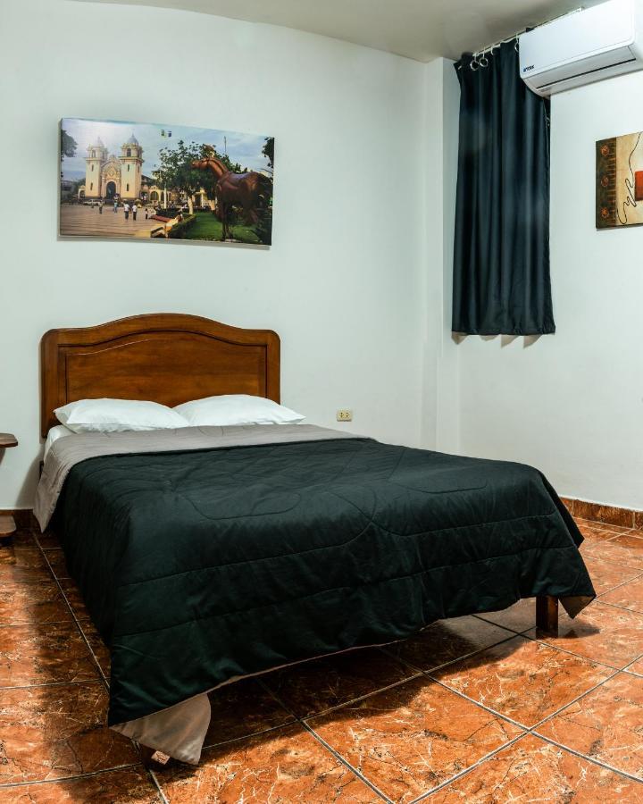 Hospedaje Gran Imperial Tumbes Esterno foto